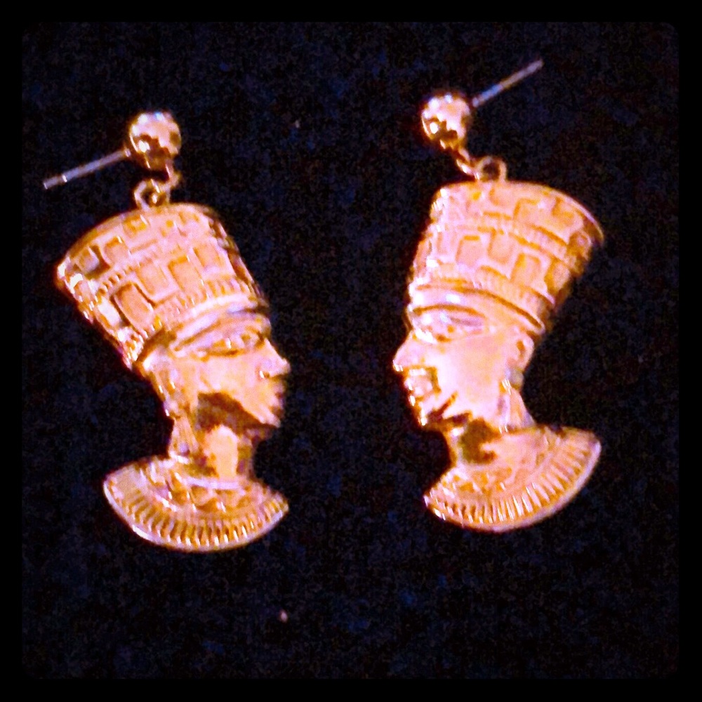 Vintage AVON Egyptian Style Vintage Earrings 1980's gold post included - Picture 1 of 2